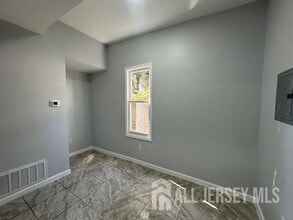 208 5th St in Elizabeth, NJ - Building Photo - Building Photo