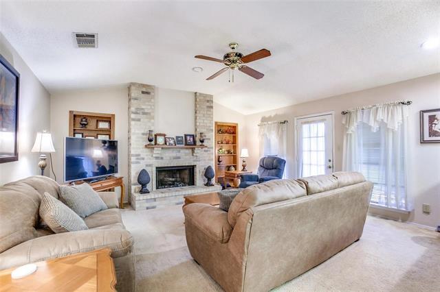 9442 Willard St in Rowlett, TX - Foto de edificio - Building Photo