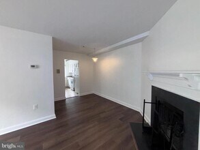 3815 Davis Pl NW in Washington, DC - Building Photo - Building Photo