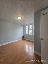 118 Waverly St in Yonkers, NY - Building Photo - Building Photo