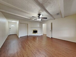 8502 Avington Rd in La Porte, TX - Building Photo - Building Photo