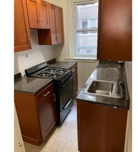 1210 Boylston St, Unit 6 in Boston College, MA - Foto de edificio - Building Photo