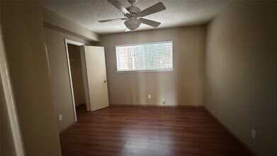 1328 Bomar St in Houston, TX - Foto de edificio - Building Photo