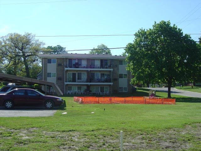 RiverSide Apartments in St Clair, MI - Building Photo - Building Photo