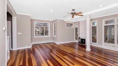 346 E Prospect Ave in Lake Bluff, IL - Building Photo - Building Photo