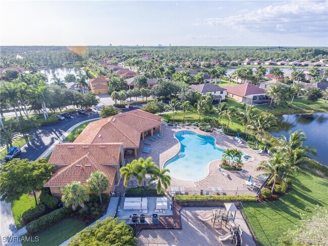 11264 Reflection Isles Blvd in Ft. Myers, FL - Foto de edificio - Building Photo