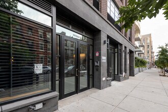 66 Ainslie Street in Brooklyn, NY - Foto de edificio - Building Photo