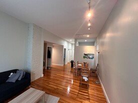 216 Columbia St, Unit 1 Apartamentos