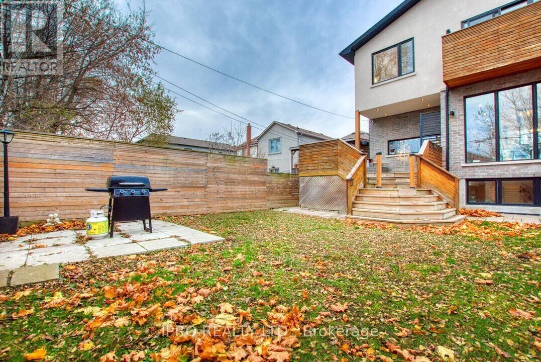 13 Adair Rd in Toronto, ON - Building Photo