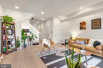 2212 N Front St in Philadelphia, PA - Building Photo - Building Photo