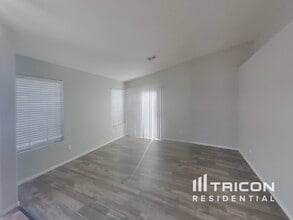 2900 Mt Hope Dr in Las Vegas, NV - Building Photo - Building Photo