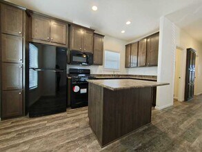 16005 N 32nd St in Phoenix, AZ - Building Photo - Building Photo