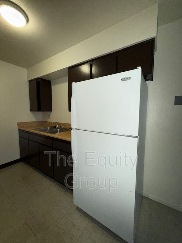 1414 W Elowin Ave in Visalia, CA - Building Photo - Building Photo
