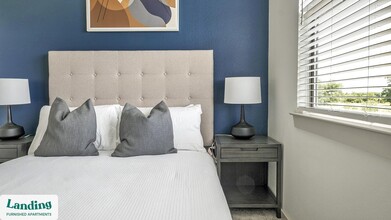 19240 Stokes Rd, Unit 19-218 in Waller, TX - Foto de edificio - Building Photo