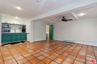 430 N Harper Ave in West Hollywood, CA - Building Photo - Building Photo