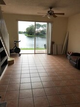 3750 San Simeon Cir in Weston, FL - Foto de edificio - Building Photo