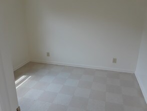 272 Gulfstream Dr-Unit -272 Gulfstream Dr in Elizabeth City, NC - Foto de edificio - Building Photo