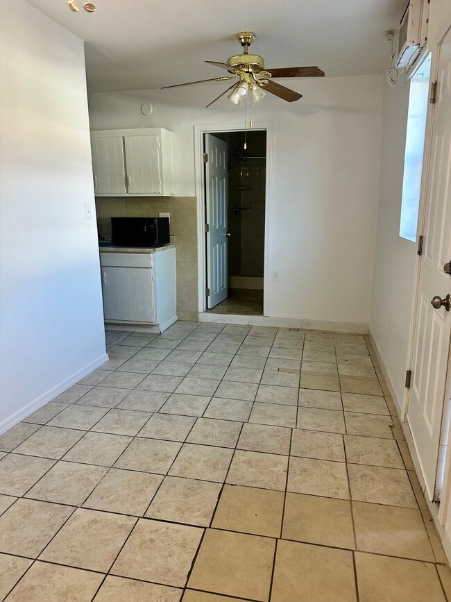 3648 W Cheryl Dr, Unit 2 in Phoenix, AZ - Building Photo - Building Photo