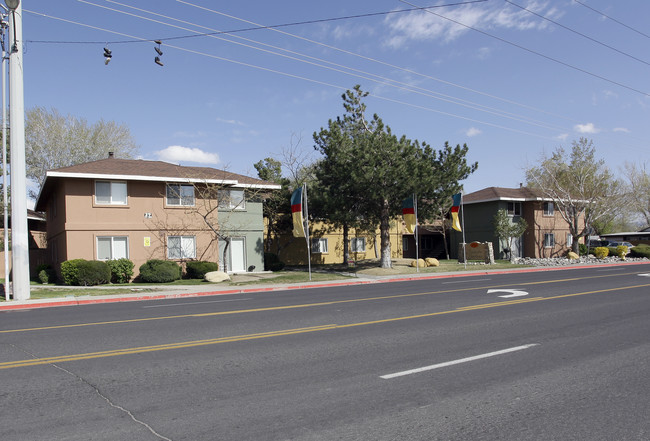 Parkside Gardens Apartments in Sparks, NV - Building Photo - Building Photo