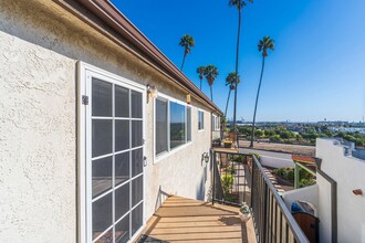 1931 S Crescent Ave in Los Angeles, CA - Building Photo - Building Photo