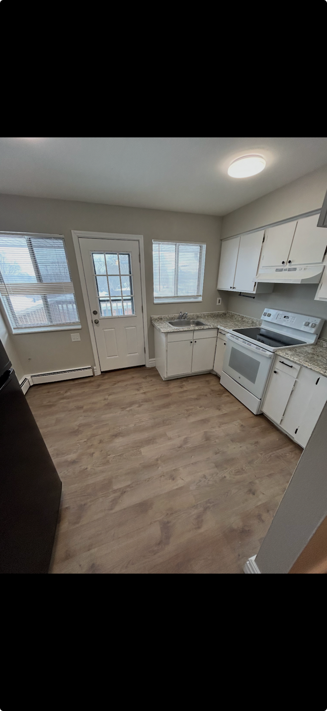 10678 E Holly Rd in Springfield Township, MI - Building Photo - Building Photo