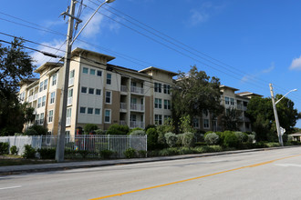 Westgate Plaza Apartments in West Palm Beach, FL - Building Photo - Building Photo