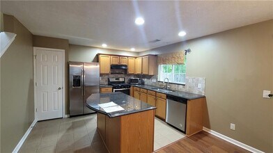 183 Nacoochee Way in Canton, GA - Building Photo - Building Photo