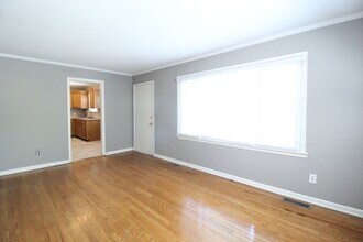 4934 Briar St in Roeland Park, KS - Building Photo - Building Photo