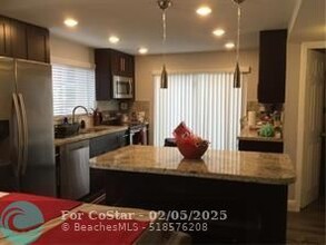 206 Wimbledon Lakes Dr in Plantation, FL - Building Photo - Building Photo