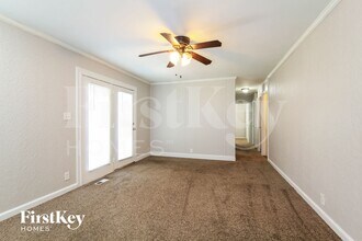 6107 E 152nd St in Grandview, MO - Building Photo - Building Photo