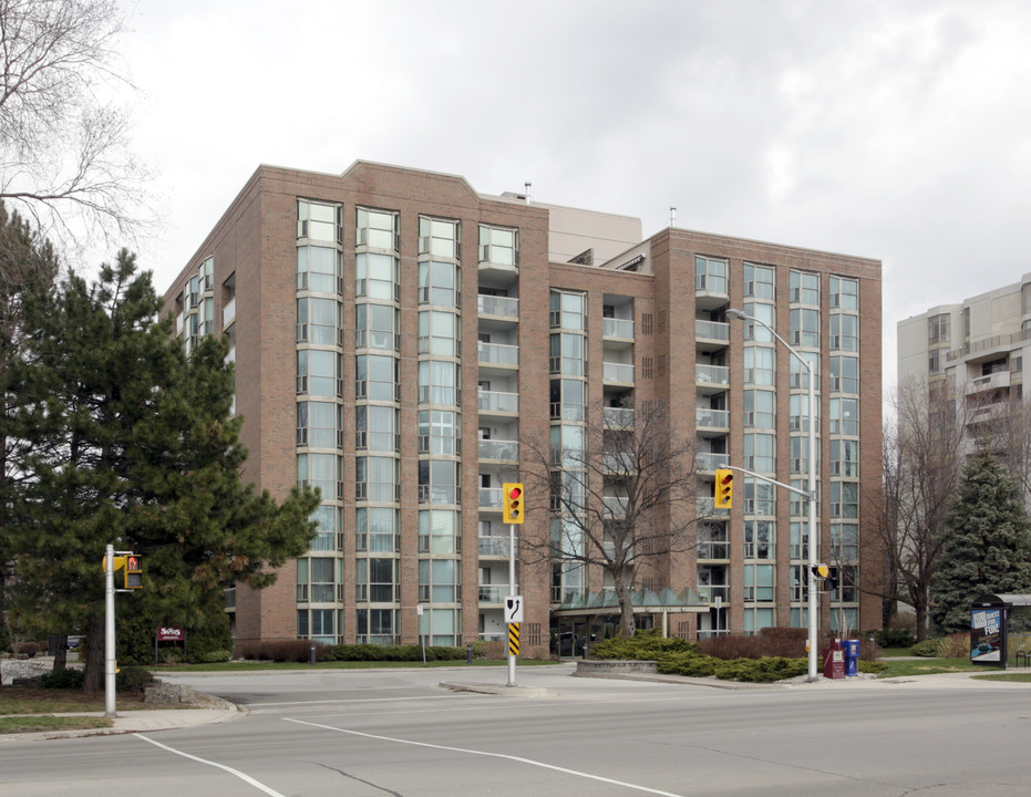 The Sands in Burlington, ON - Building Photo