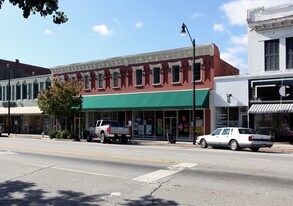 MeLellan Manor in Darlington, SC - Building Photo