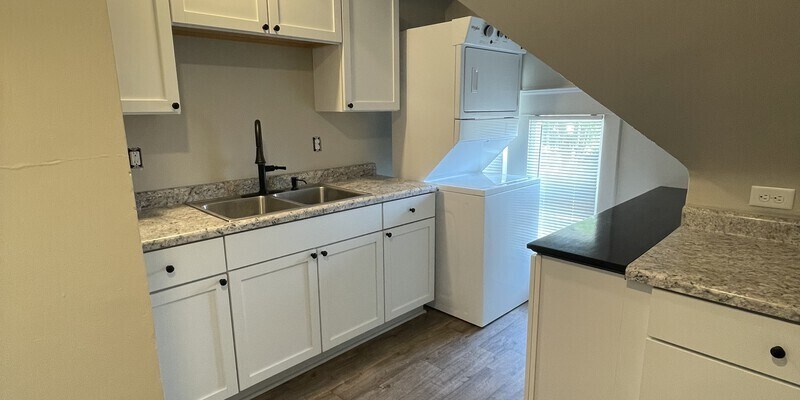 205 E Briggs Ave Photo