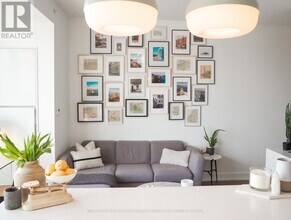 8 Ann St in Mississauga, ON - Building Photo - Building Photo