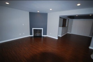 Bridge Side Apartments in Atlanta, GA - Building Photo - Interior Photo
