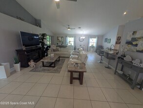 687 Americana Blvd NW in Palm Bay, FL - Building Photo - Building Photo