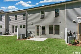 2045 Maggie Vly Dr in Apex, NC - Building Photo - Building Photo