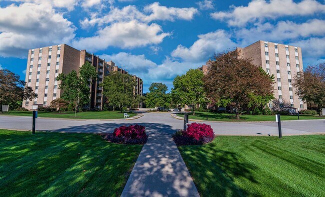 Laurel Village Apartments in Pittsburgh, PA - Building Photo - Building Photo