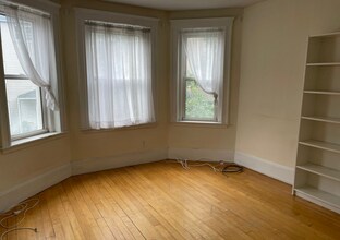 294 Harvard St, Unit 279-21 in Cambridge, MA - Foto de edificio - Building Photo