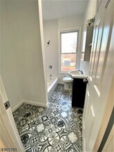 24 Lexington Ave-Unit -2 in Montclair, NJ - Building Photo - Building Photo