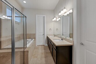 2118 Naomi St in Houston, TX - Building Photo - Building Photo