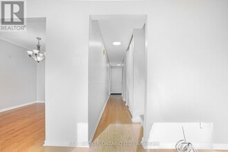 890 Cahill Dr W in Ottawa, ON - Building Photo - Building Photo