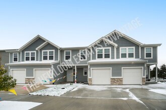 341 N 5th Ter in Louisburg, KS - Foto de edificio - Building Photo