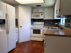 6726 Country Field Dr in San Antonio, TX - Building Photo - Building Photo