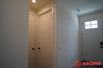 14307 Shady Tree Ct in Bakersfield, CA - Building Photo - Building Photo