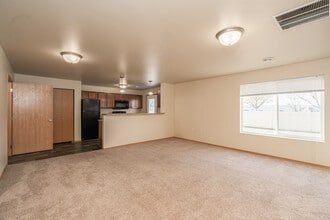 Benson Village Townhomes in Sioux Falls, SD - Building Photo - Building Photo