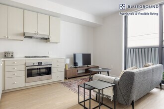 200 Mesnager St in Los Angeles, CA - Foto de edificio - Building Photo