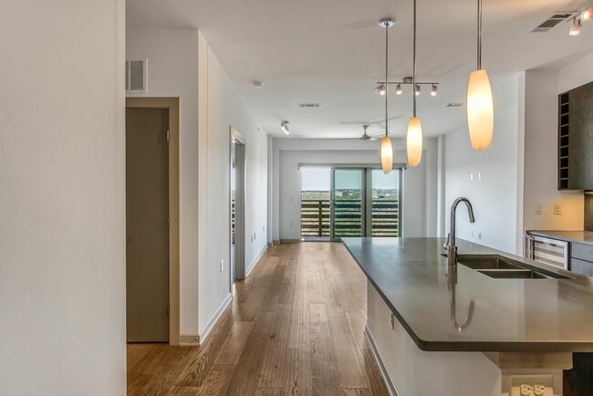 3600 S Lamar Blvd in Austin, TX - Building Photo - Building Photo