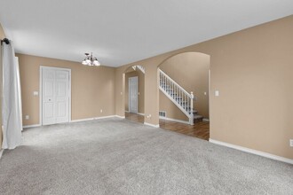 700 SW 27th Way in Troutdale, OR - Building Photo - Building Photo