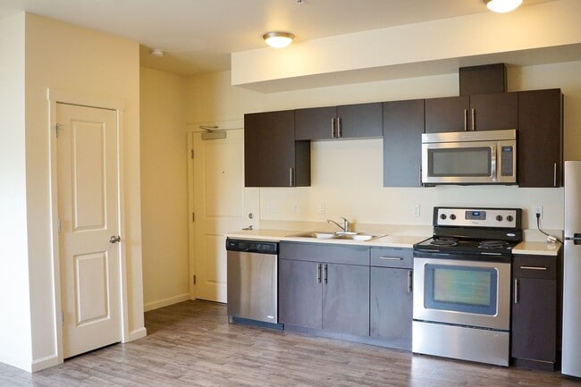 1650 SE Harold St in Portland, OR - Building Photo - Building Photo